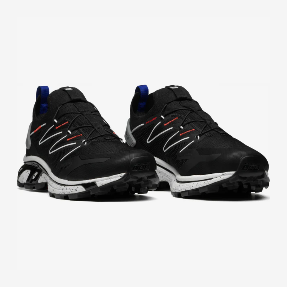 #Color_Negro/Blanco/Gris